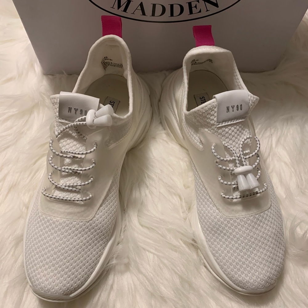 Steve Madden Sneakers